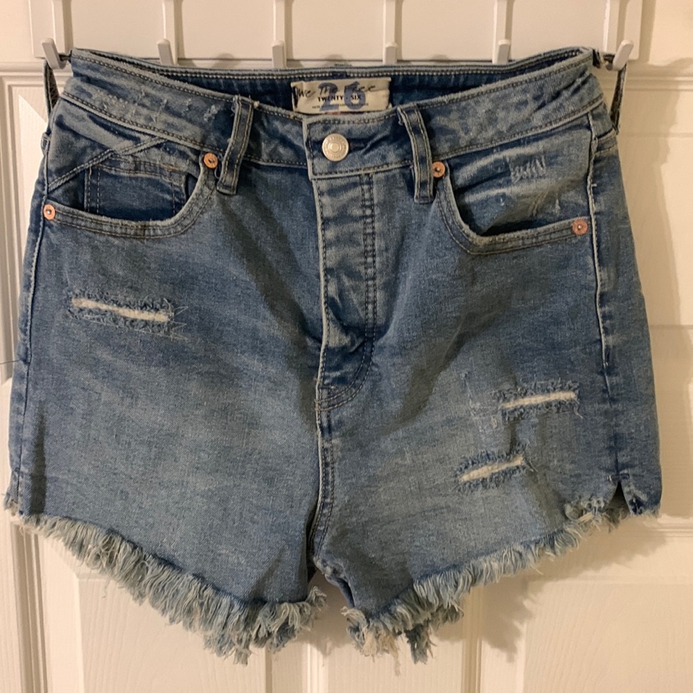 Free people high waisted CRVY shorts, size 26